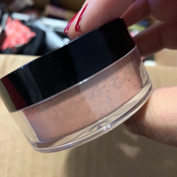 Studio Makeup blush - Picture 3 of 3